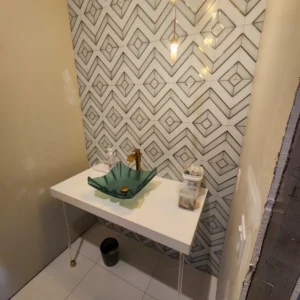 140085947729328_1742745343574673